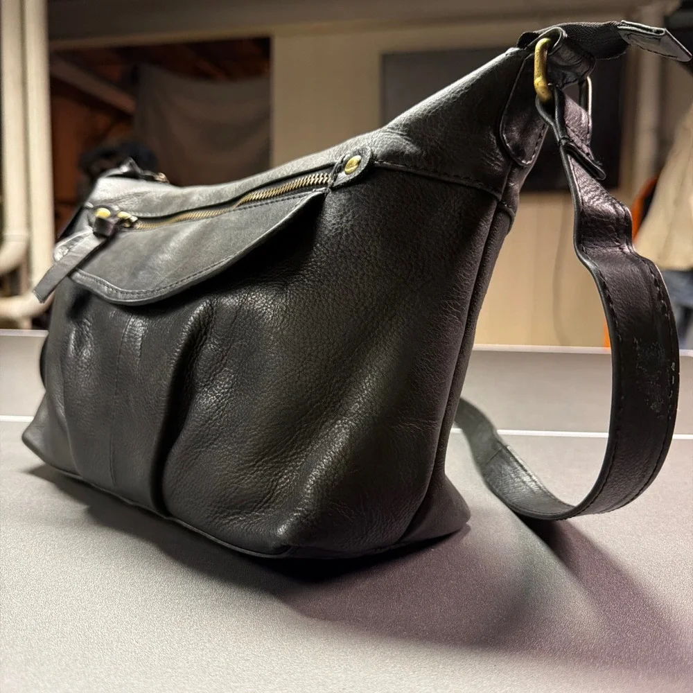 Great American Leatherworks Genuine Leather Hobo Black Crossbody/Shoulder Bag.‎